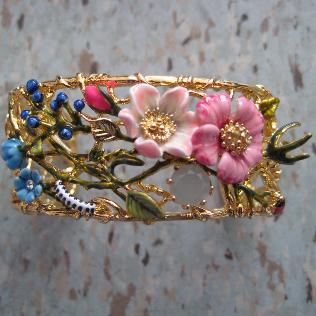 Les Nereides Rose D'orient Pale Pink Flower With Bee Bangle S- Missing Stone